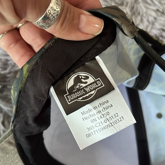 Jurassic World baseball cap OSFM adj flat brim trucker hat camo green dinosaur - Picture 7 of 8